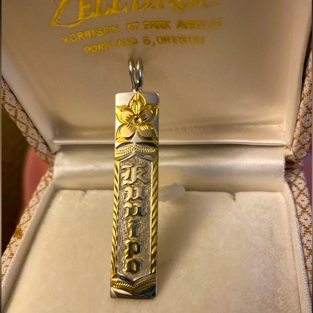 KUUIPO Hawaiian Queen Scroll Plumeria Bar Pendant Sterling 925